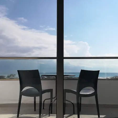 Ξενοδοχείο Evita Bay 4*