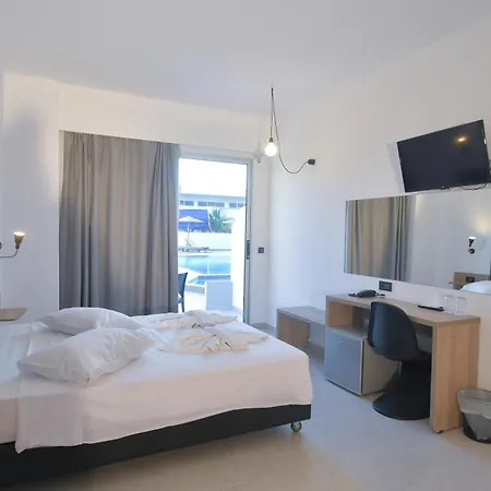 Evita Bay Hotel