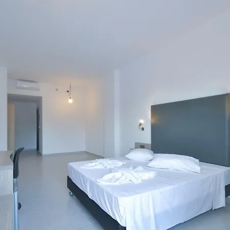 Evita Bay Ξενοδοχείο 4*