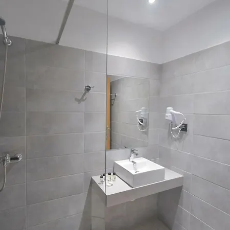 Ξενοδοχείο Evita Bay 4*