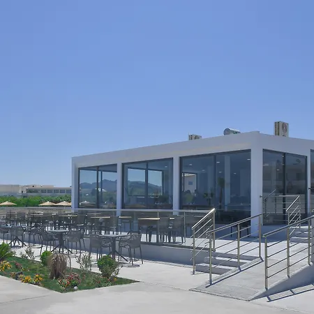 מלון Evita Bay פליראקי