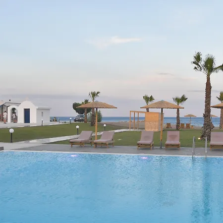 Evita Bay מלון פליראקי