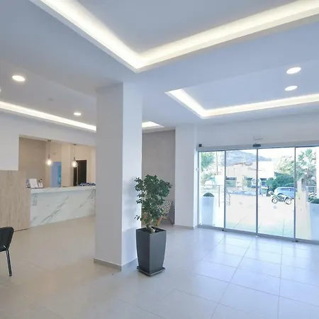 Evita Bay מלון פליראקי